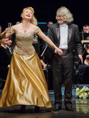 Johann Strauss - Concierto de Año Nuevo: Strauss Philharmonic Orchestra & Ballet