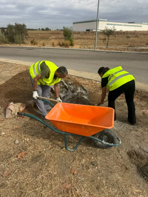 Imagen de la noticia: Guillena refuerza el mantenimiento de calles con arreglos en las barriadas