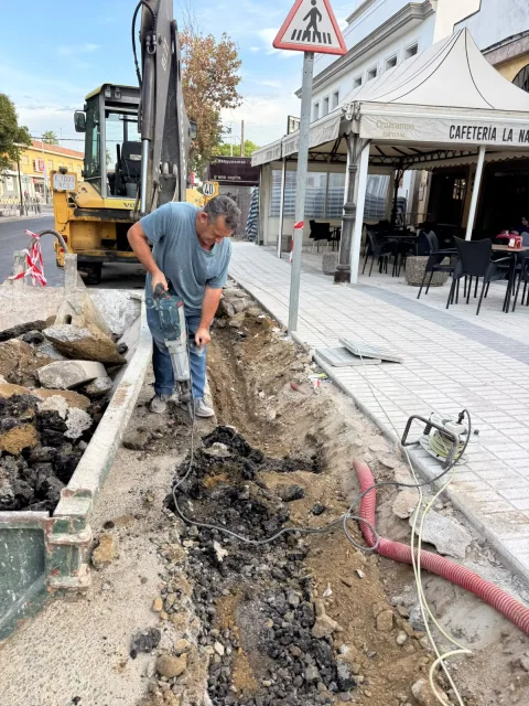 Imagen de la noticia: Guillena refuerza el mantenimiento de calles con arreglos en las barriadas