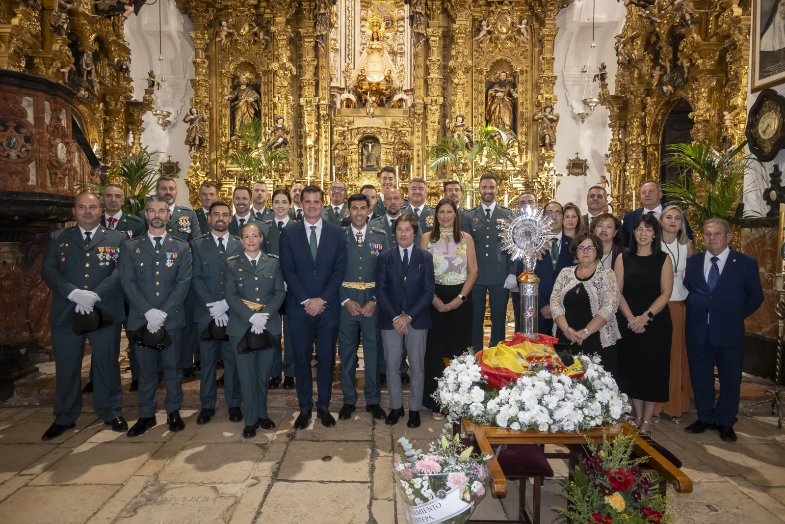 Image for the story: Estepa abre el cuartel de la Guardia Civil para celebrar el Día de la Hispanidad