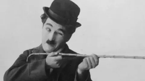 Image for the story: Tomares screens "Modern Times" this Wednesday at CineFórum
