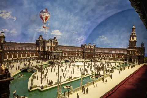 Image for the story: La Estepeña opens a Chocolate City dedicated to the Plaza de España