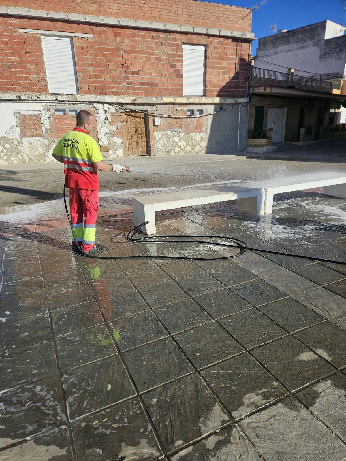 Image for the story: Guillena hoses down the streets of its three population centres every week