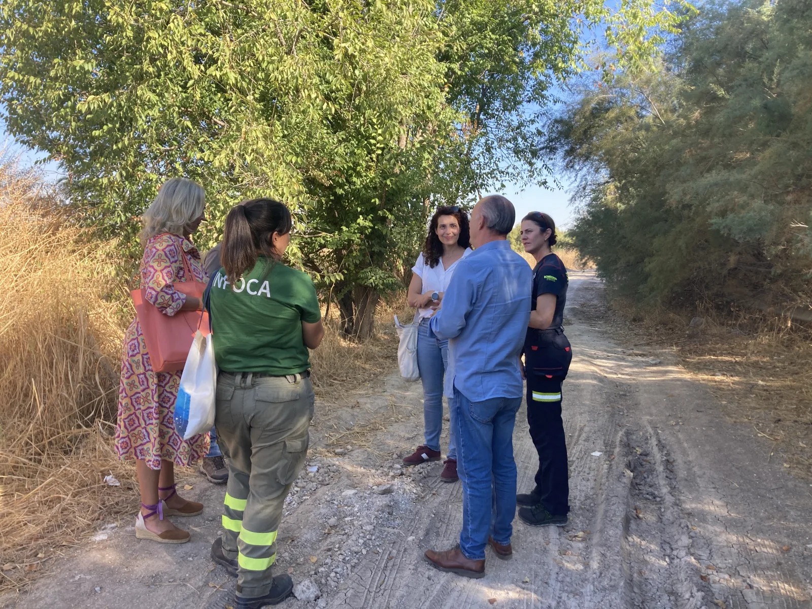 Image for the story: Écija studies controlled burns along the Genil riverbank to prevent fires