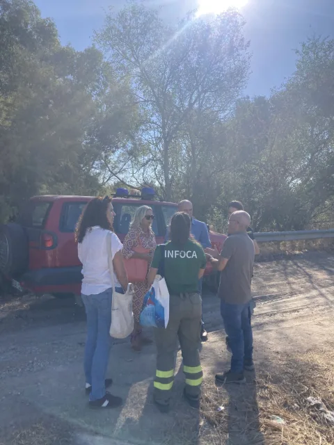 Image for the story: Écija studies controlled burns along the Genil riverbank to prevent fires