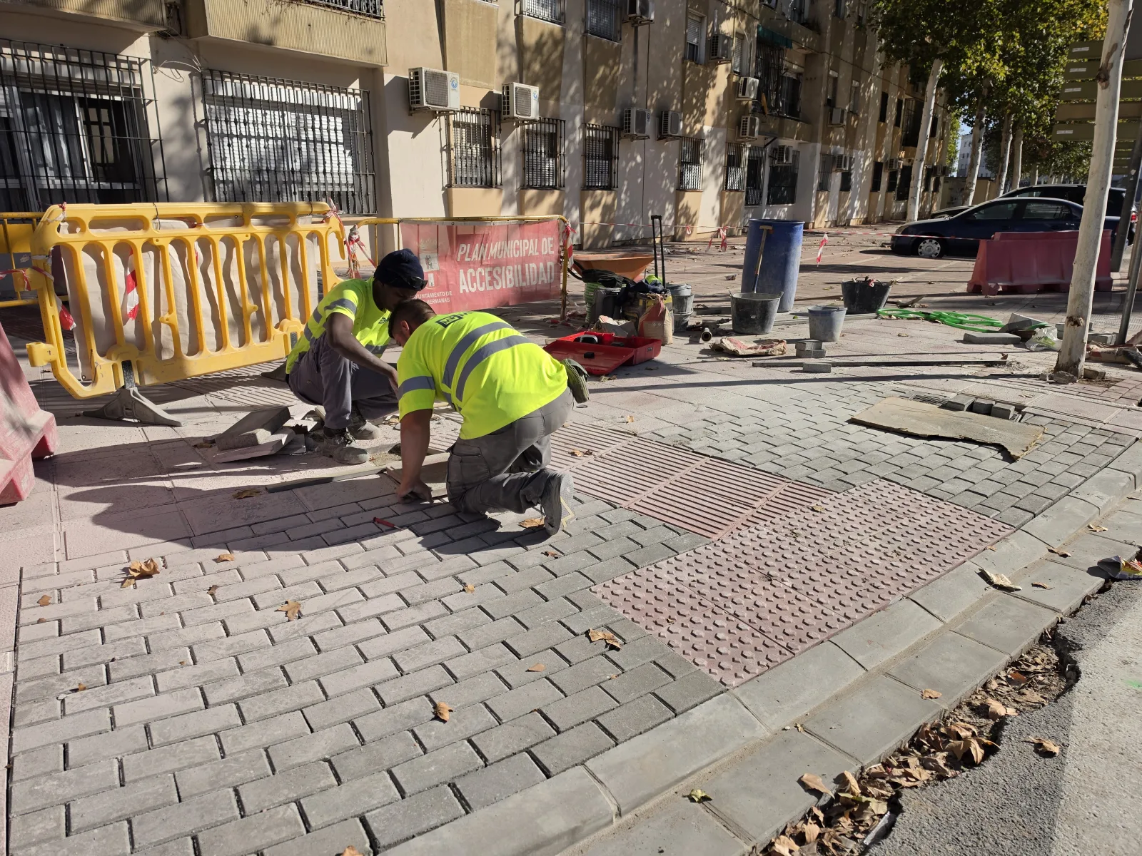 Image for the story: Dos Hermanas upgrades the ramps on calle Torre Doña María, in Los Montecillos