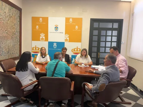 Imagen de la noticia: Lebrija y Asaenes coordinan sus actividades por la salud mental
