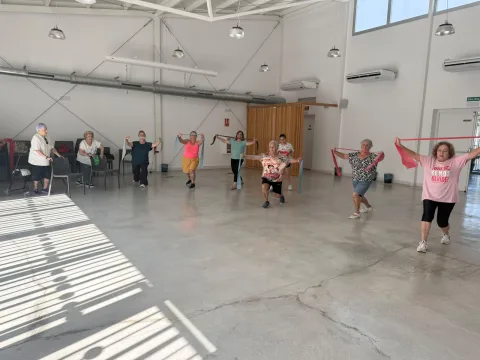 Image for the story: More than 100 seniors from Guillena, Torre de la Reina and Las Pajanosas sign up for the autumn workshops