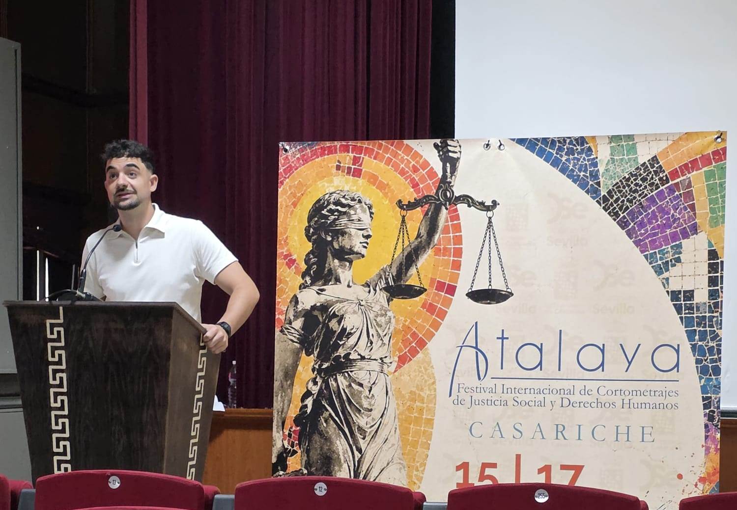 Image for the story: Casariche opens its II Atalaya Fest with the workshop "Mirar, cuestionar, contar" for IES Atalaya