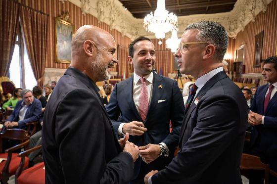 Imagen de la noticia: Prodetur ve en la ruta Sevilla-Montreal una vía de turismo y negocio para la provincia
