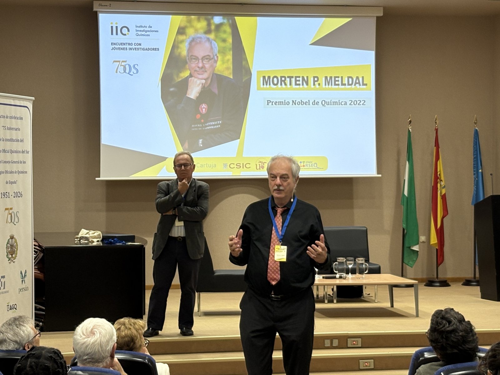 Imagen de la noticia: El Nobel de Química Morten Meldal visita el cicCartuja y dialoga con investigadores jóvenes