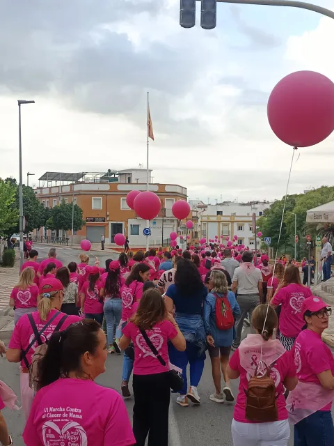 Image for the story: Alcalá del Río celebrates its sixth Charity Walk against breast cancer