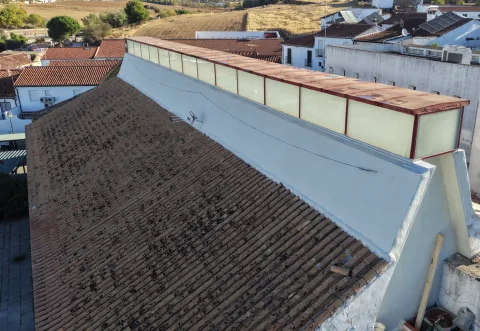 Imagen de la noticia: El Ayuntamiento de Cazalla repara las filtraciones del edificio de San Francisco