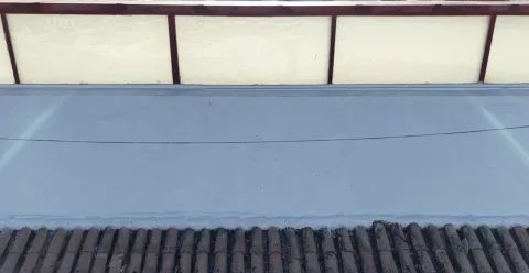 Imagen de la noticia: El Ayuntamiento de Cazalla repara las filtraciones del edificio de San Francisco