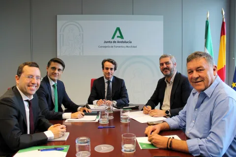 Imagen de la noticia: La Junta actuará en la A-407 en dos fases: asfaltado en noviembre y obras profundas en 2027