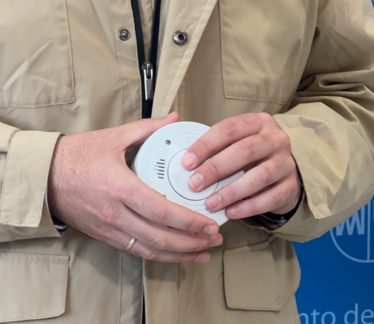 Imagen de la noticia: El Viso del Alcor reparte detectores de humo gratis a mayores que viven solos y personas con movilidad reducida