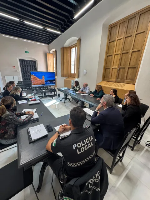 Imagen de la noticia: Fuentes de Andalucía presenta a la comunidad educativa su plan de Caminos Escolares Seguros