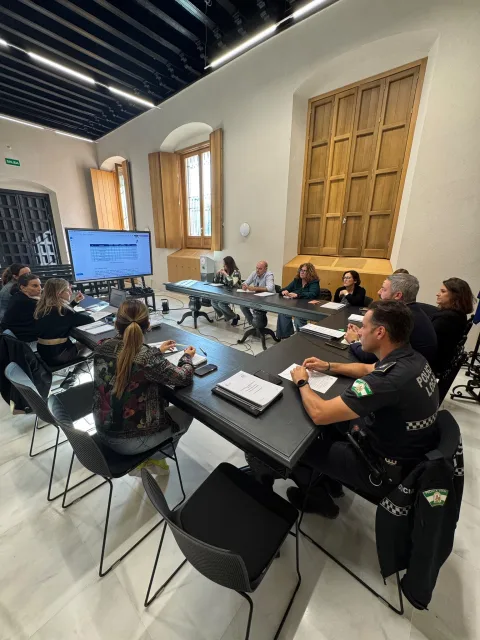 Imagen de la noticia: Fuentes de Andalucía presenta a la comunidad educativa su plan de Caminos Escolares Seguros