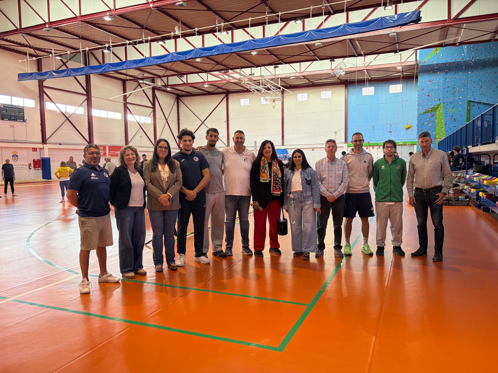 Imagen de la noticia: Lebrija reúne a mayores, estudiantes y jóvenes franceses en una jornada de deporte inclusivo