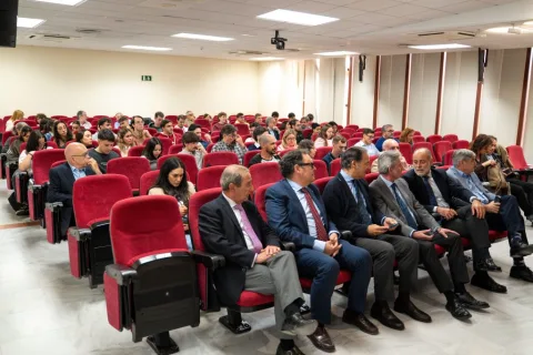 Imagen de la noticia: EMASESA y la US inauguran la novena edición del máster del agua