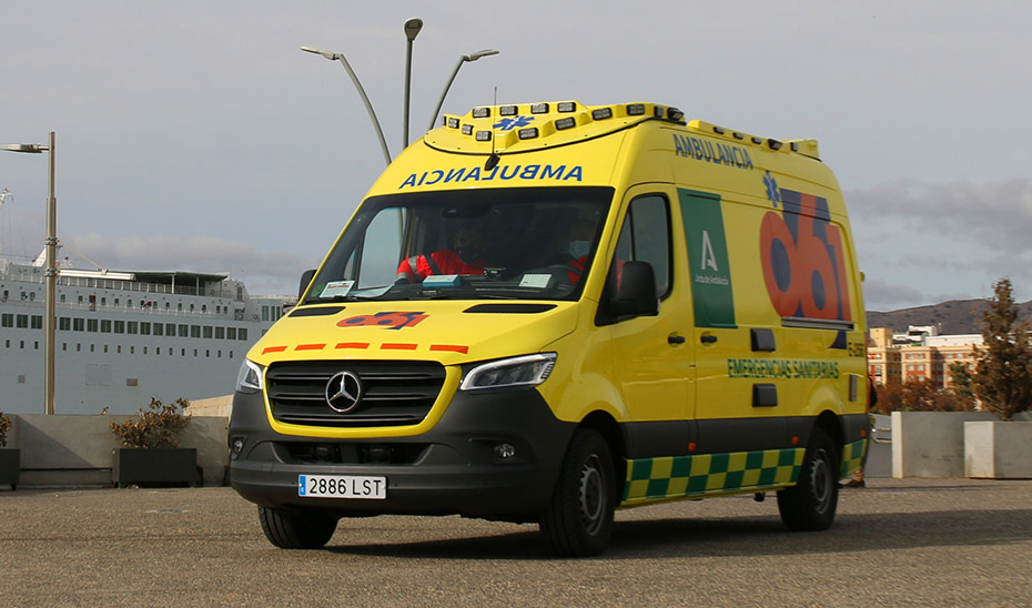 Imagen de la noticia: Muere un hombre de 34 años al volcar una máquina de aceitunas en Osuna