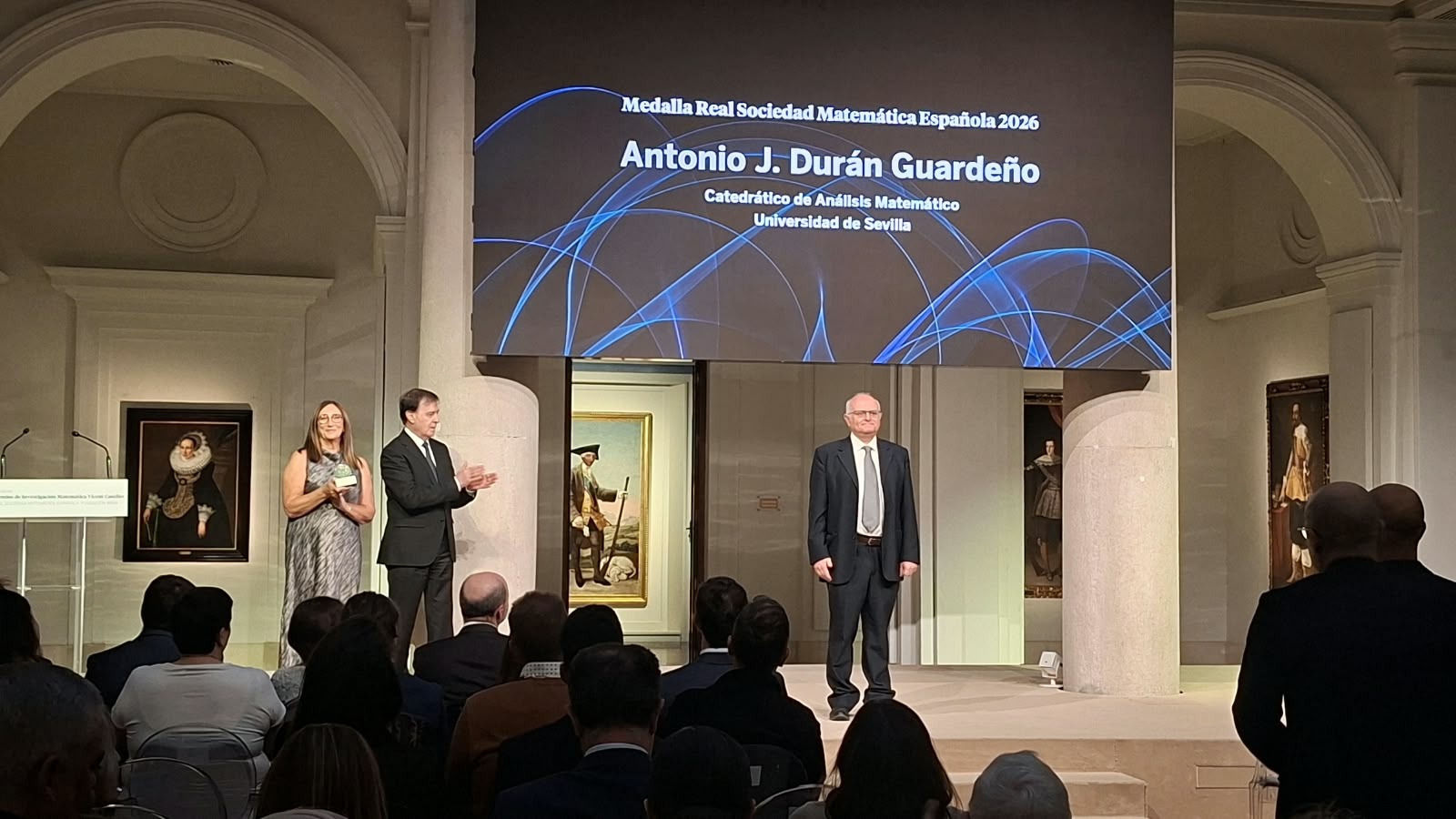 Imagen de la noticia: Antonio Durán, catedrático de la Hispalense, recibe la Medalla de la RSME