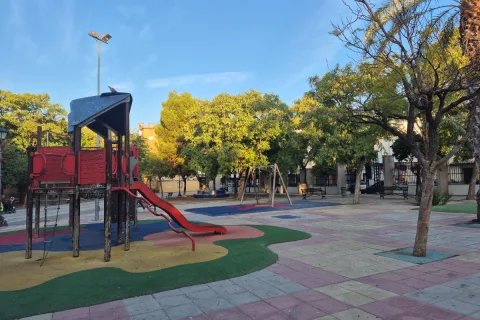 Imagen de la noticia: Morón licita por 100.000 euros la mejora de cuatro zonas de juego