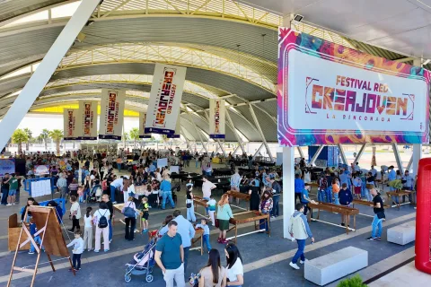 Imagen de la noticia: Más de 8.000 personas pasan por el Festival RedCreaJoven de La Rinconada