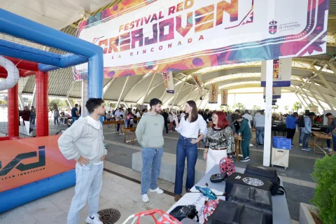 Imagen de la noticia: Más de 8.000 personas pasan por el Festival RedCreaJoven de La Rinconada