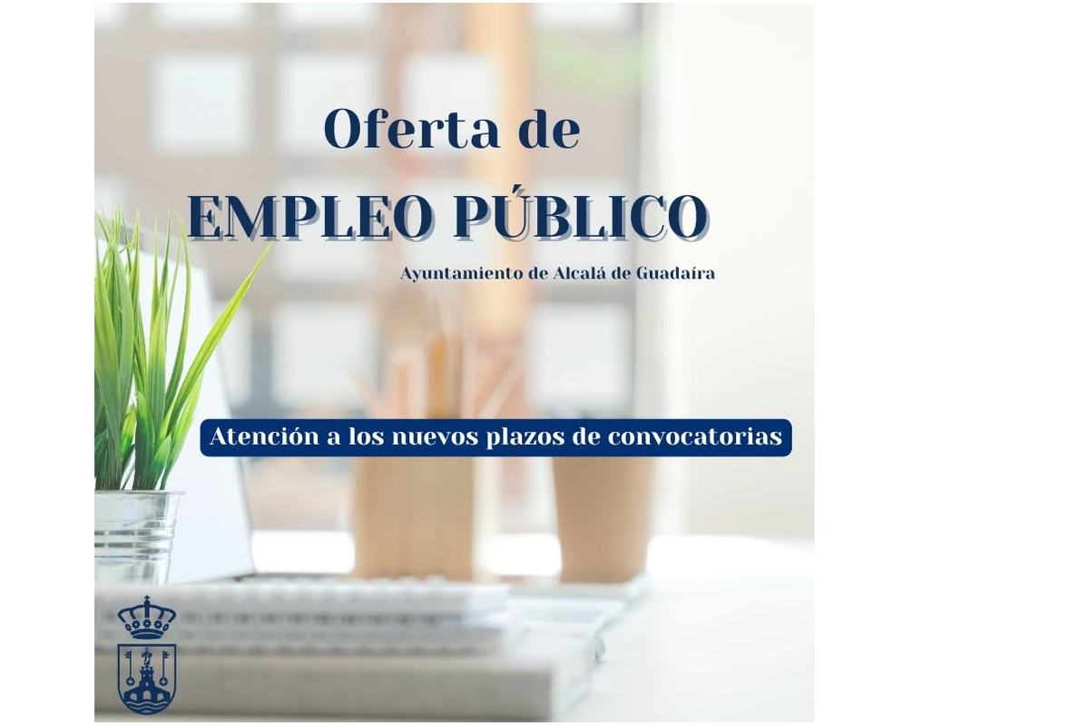 Cartel con el texto Oferta de EMPLEO PÚBLICO, Ayuntamiento de Alcalá de Guadaíra sobre un fondo desenfocado de escritorio.