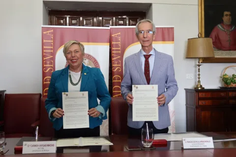 Imagen de la noticia: Utrera y la Universidad de Sevilla firman su primer convenio patrimonial