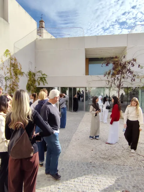 Imagen de la noticia: Fuentes de Andalucía muestra su Ayuntamiento rehabilitado a arquitectos