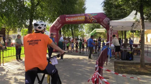 Imagen de la noticia: Utrera reúne a más de 750 deportistas en el duatlón y la carrera popular