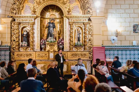 Imagen de la noticia: Los retablos de los Salesianos y San Sebastián abren la segunda ruta de Paseando por Alcalá